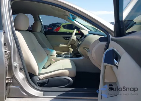 2015 Nissan Altima 2.5 S z USA, uszkodzony, nr VIN 1N4AL3AP9FC156673